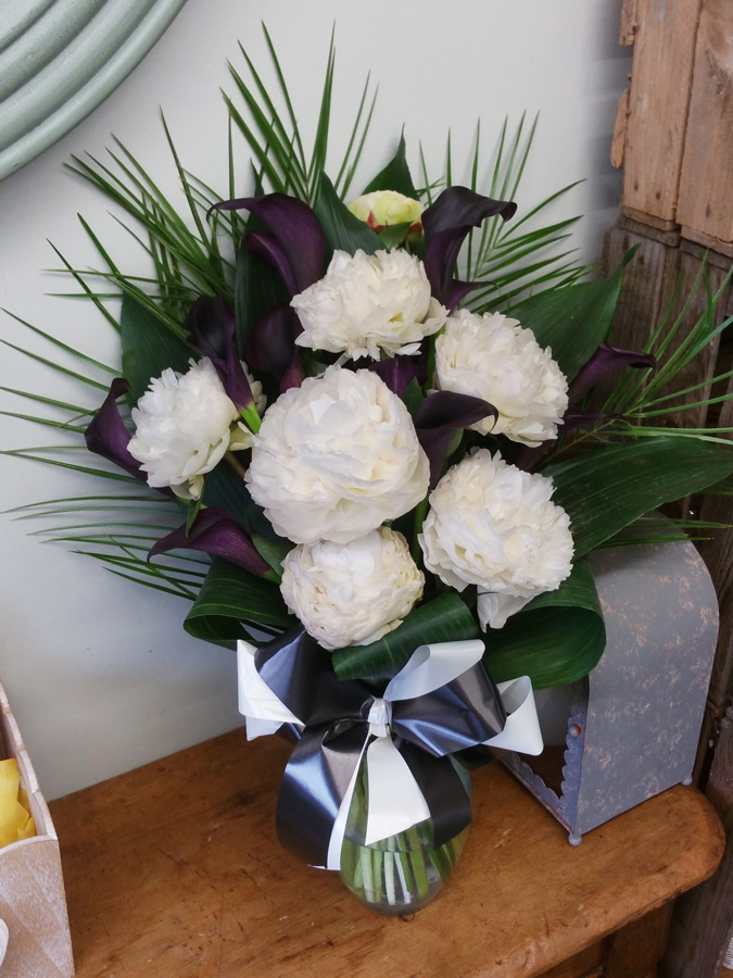 Handtied sheaf - white peonie and black calla lily